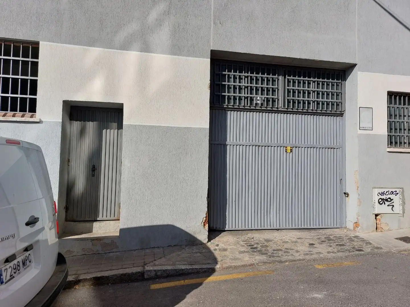 Exterior view of Garage for sale in Madrid