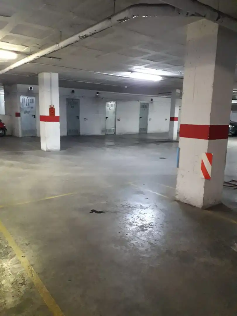Parkplatz von Garage zur Miete in  Sevilla Capital