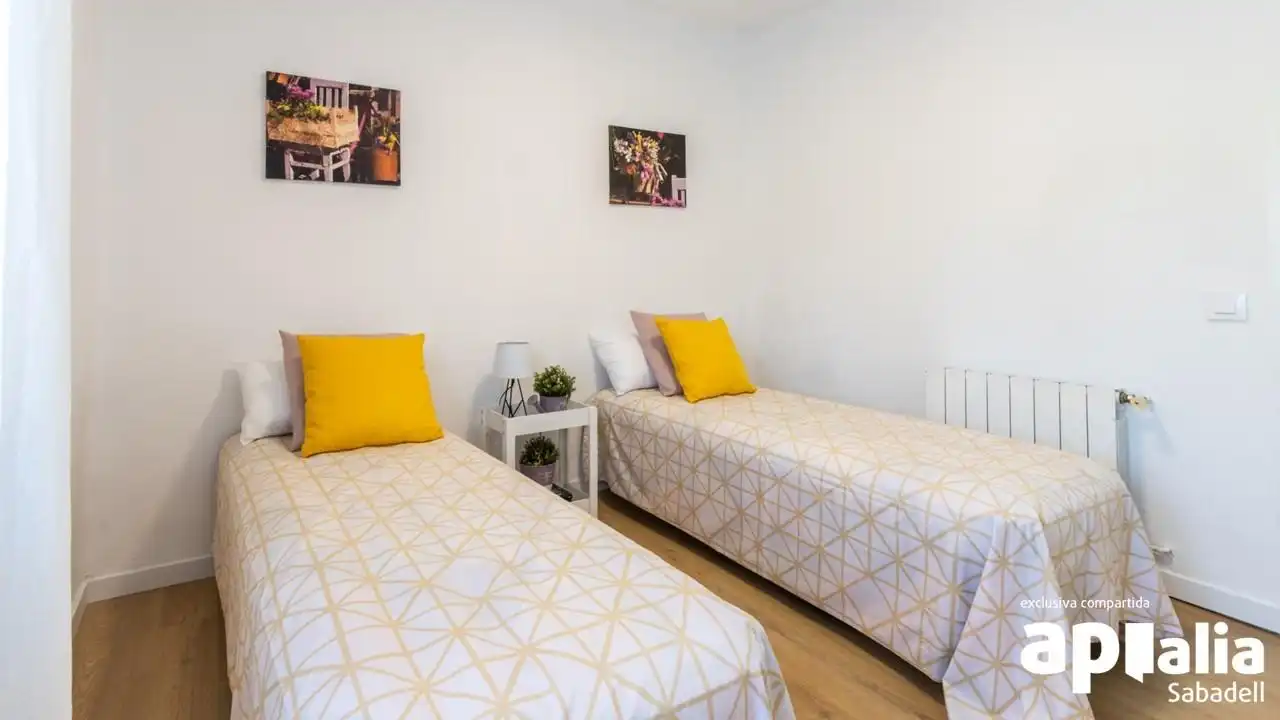 Habitación de Piso en venta en Sabadell con Aire acondicionado, Calefacción y Parquet