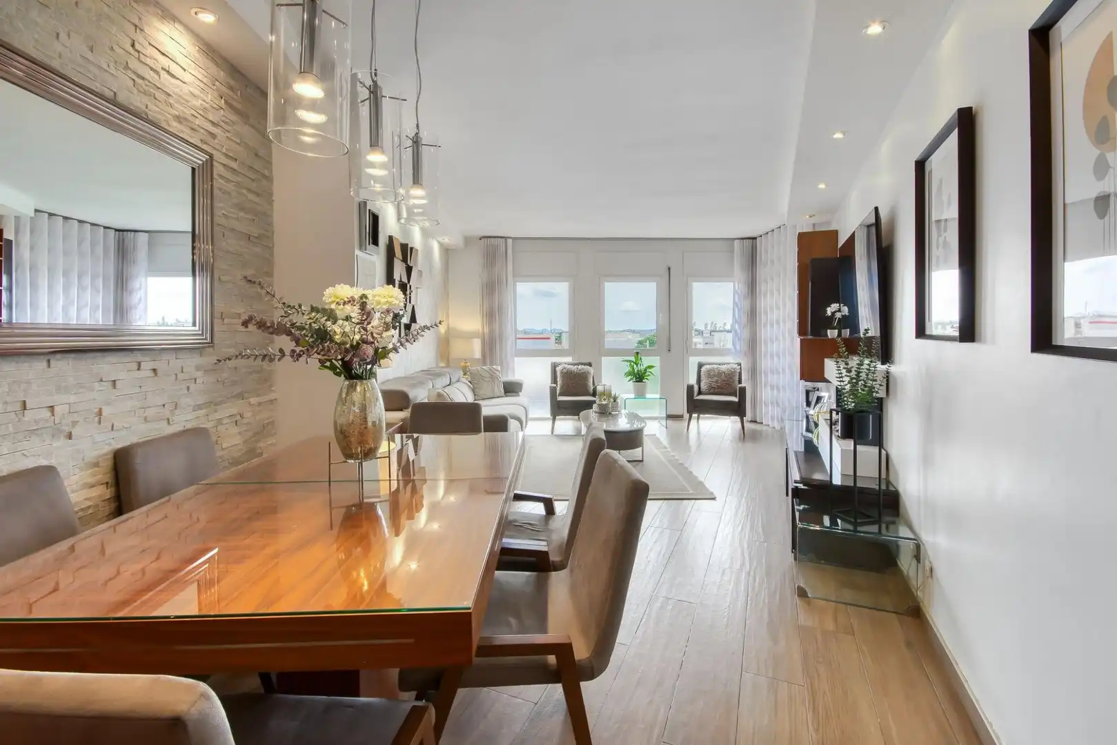 Dining room of Flat for sale in Figueres  with Terrace, Oven and Microwave
