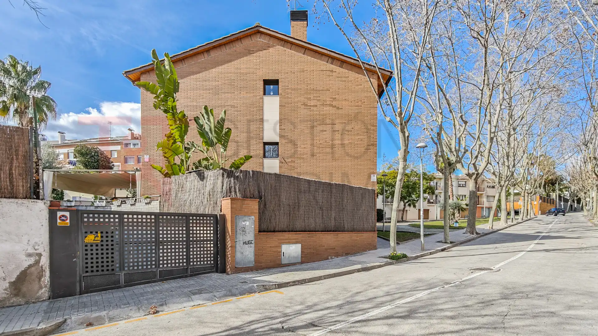 Außenansicht von Einfamilien-Reihenhaus zum Verkauf in El Masnou mit Klimaanlage, Heizung und Terrasse
