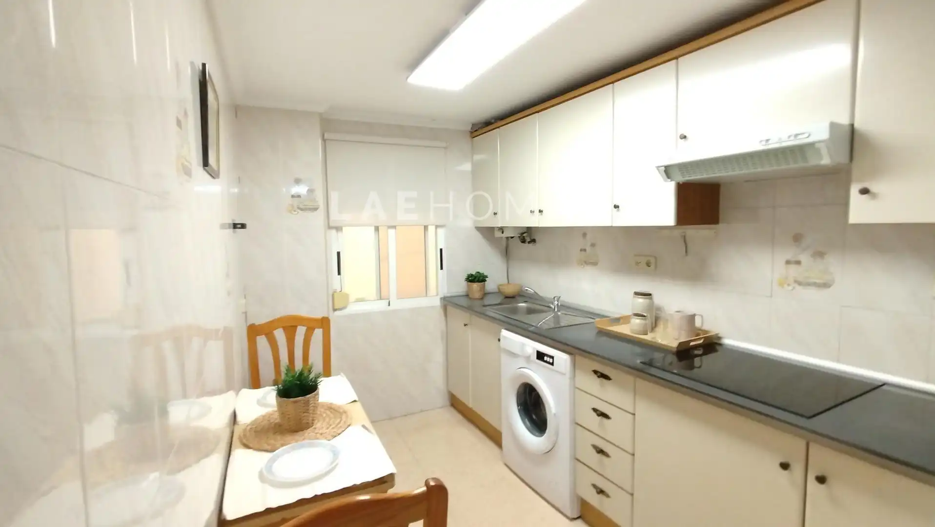 Küche von Erdgeschoss zum Verkauf in El Campello mit Privatgarten und Gemeinschaftspool