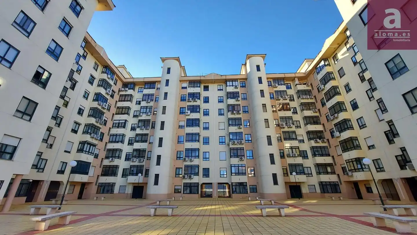 Exterior view of Flat for rent in Cáceres  with Heating, Terrace and Furnished
