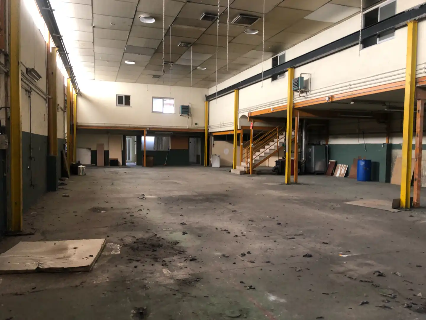 Fabrikhallen zur Miete in Alcoy / Alcoi