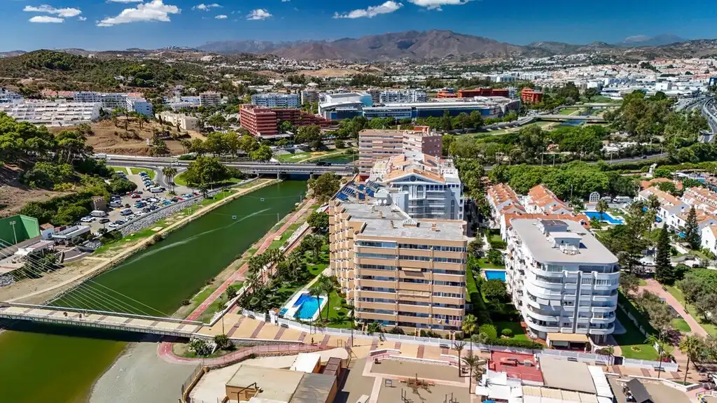 Apartamento con piscina en venta en Castillo Sohail - Myramar, imagen 29