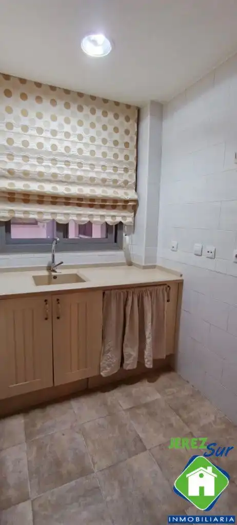Cuina de Pis en venda en Jerez de la Frontera amb Aire condicionat, Terrassa i Piscina comunitària