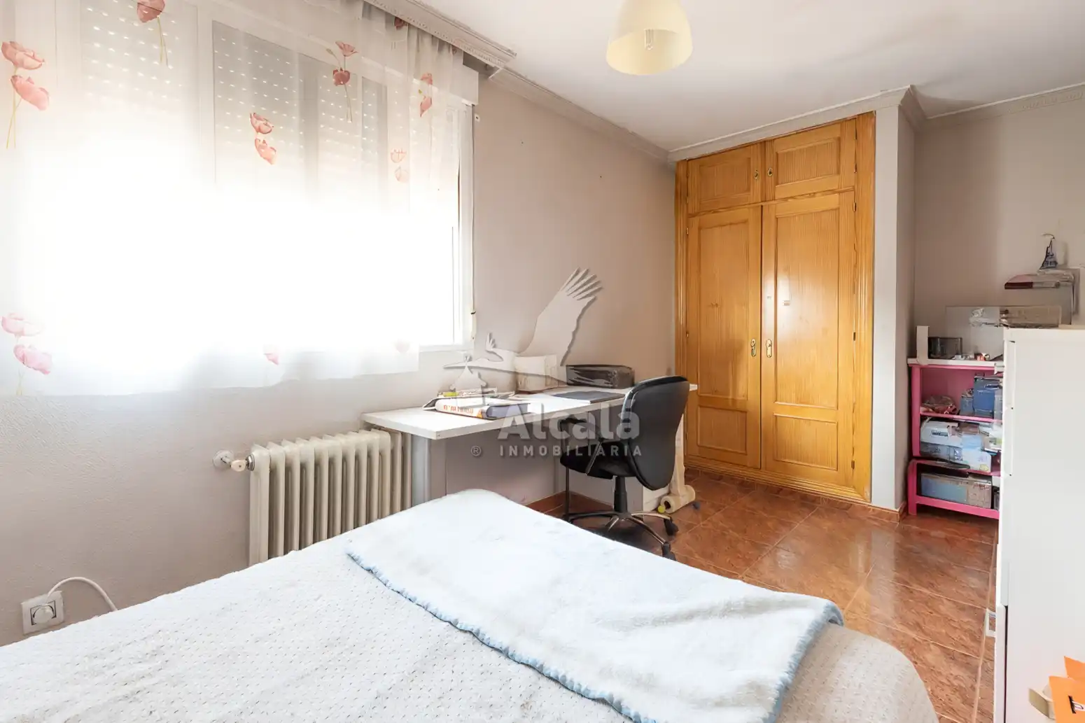 Habitación de Casa adosada en venta en Azuqueca de Henares con Aire acondicionado, Calefacción y Piscina
