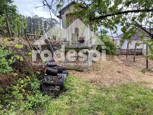 Casa adosada en venda en Crecente amb Traster