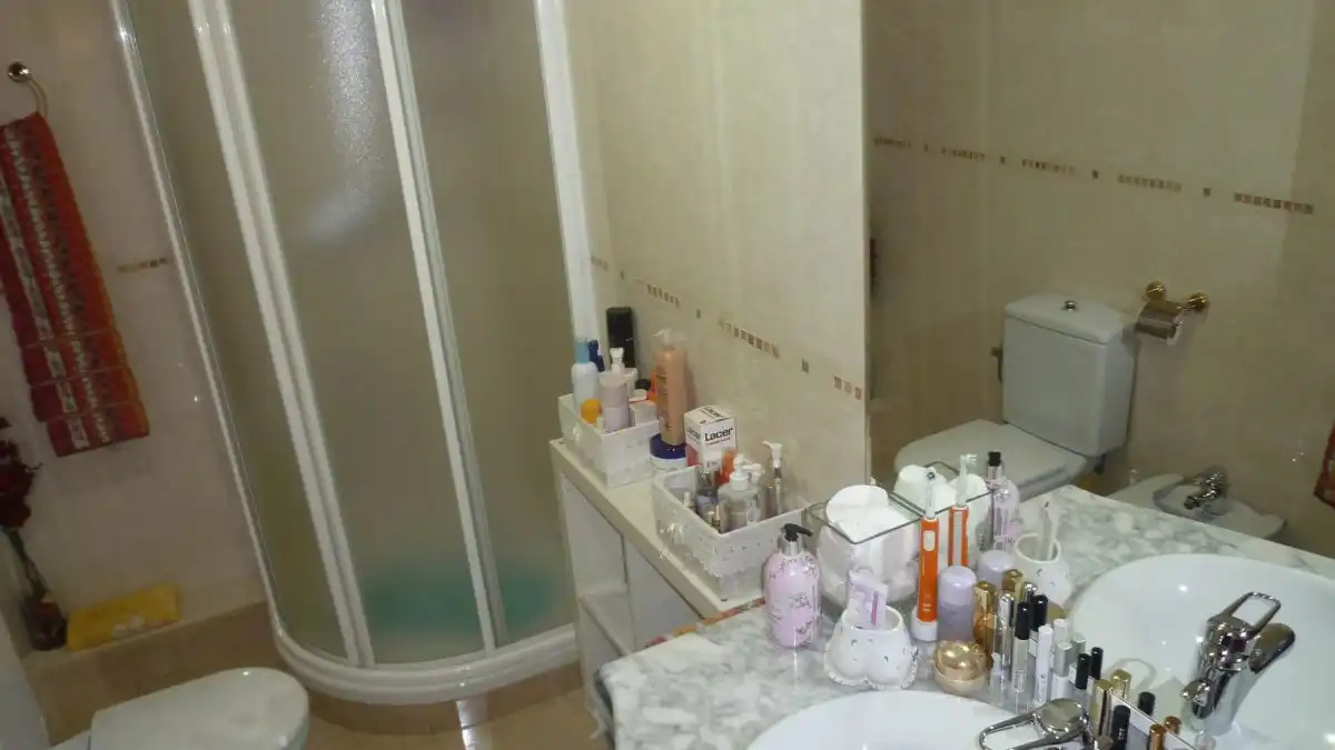 Bany de Casa adosada en venda en Sant Julià de Lòria amb Calefacció, Terrassa i Balcó