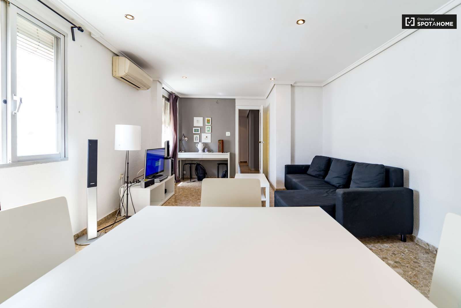 Apartment to share in Centro