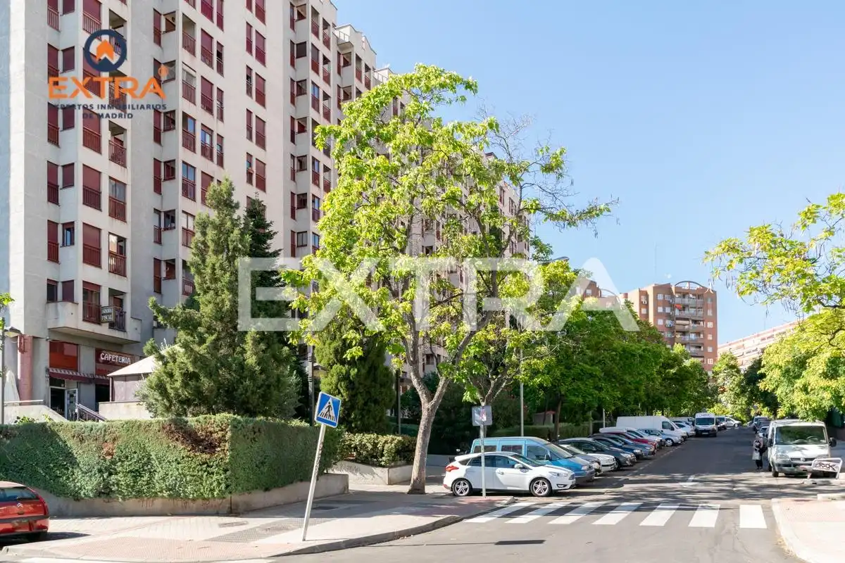 Vista exterior de Garaje en venta en Madrid
