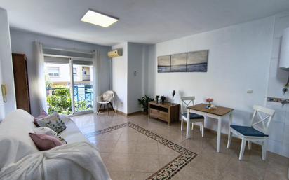 Sala d'estar de Apartament en venda en Rincón de la Victoria amb Aire condicionat i Calefacció
