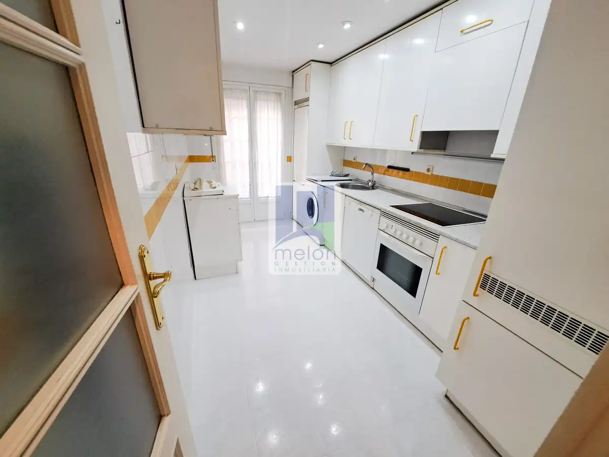 Flat with lift for sale in FERNAN GONZALEZ, imagen 4