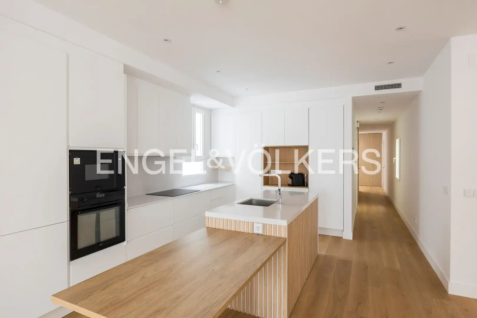 Küche von Wohnung zum Verkauf in Madrid mit Klimaanlage und Heizung