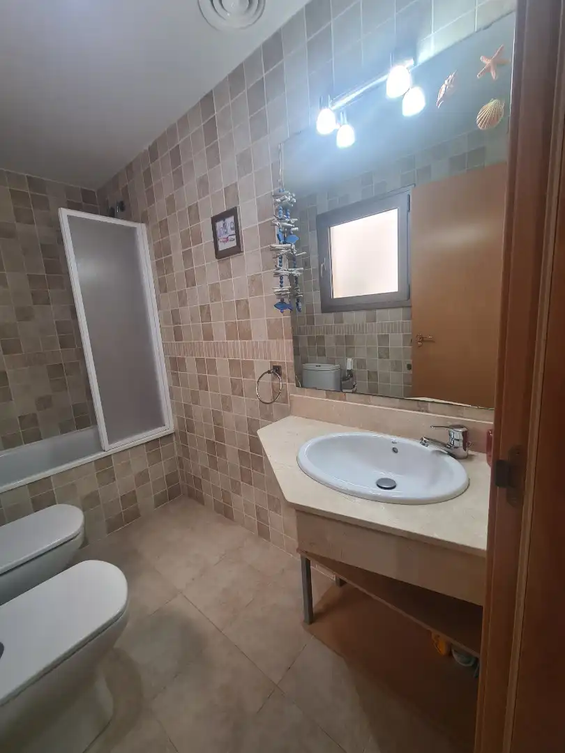 Baño de Apartamento en venta en Benicarló con Aire acondicionado, Calefacción y Terraza