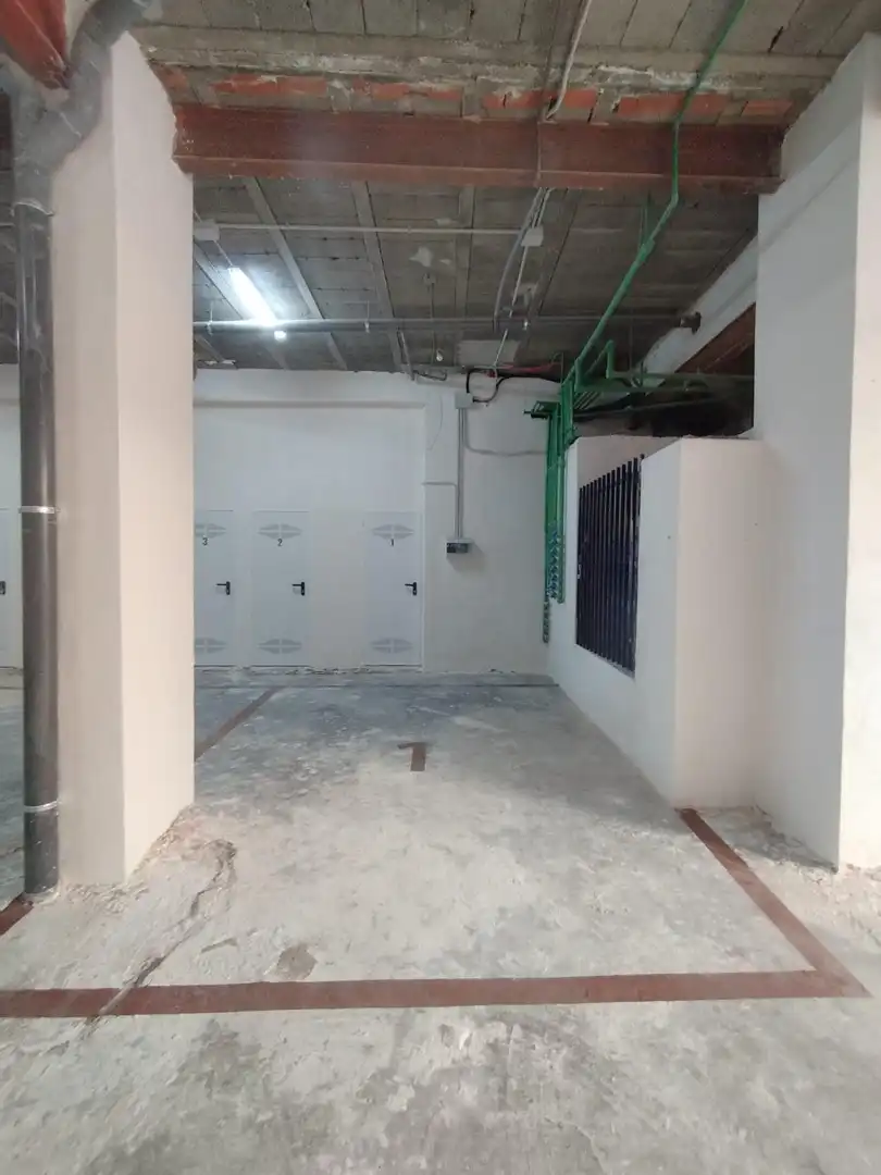 Garage for rent in Juan de Borbón