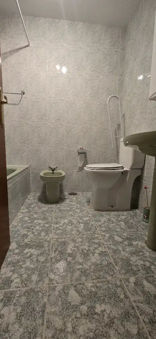 Badezimmer von Wohnung zur Miete in Villacastín mit Heizung, Möbliert und Ofen