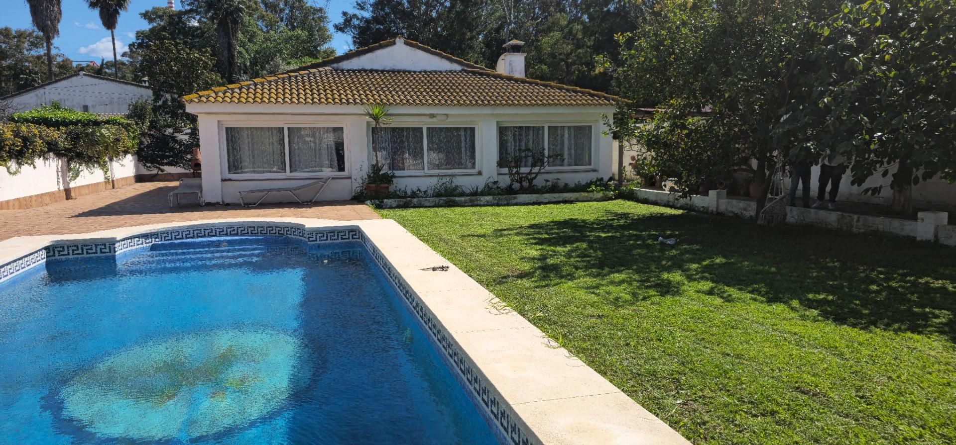 Jardí de Casa o xalet en venda en Los Barrios amb Aire condicionat, Jardí privat i Piscina