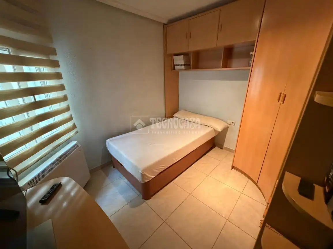 Flat for sale in Av. Reyes Católicos, Reyes Católicos
