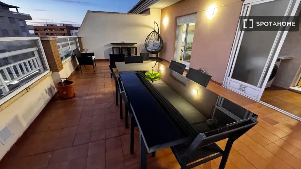 Terraza de Apartamento para compartir en Dénia con Aire acondicionado, Calefacción y Terraza