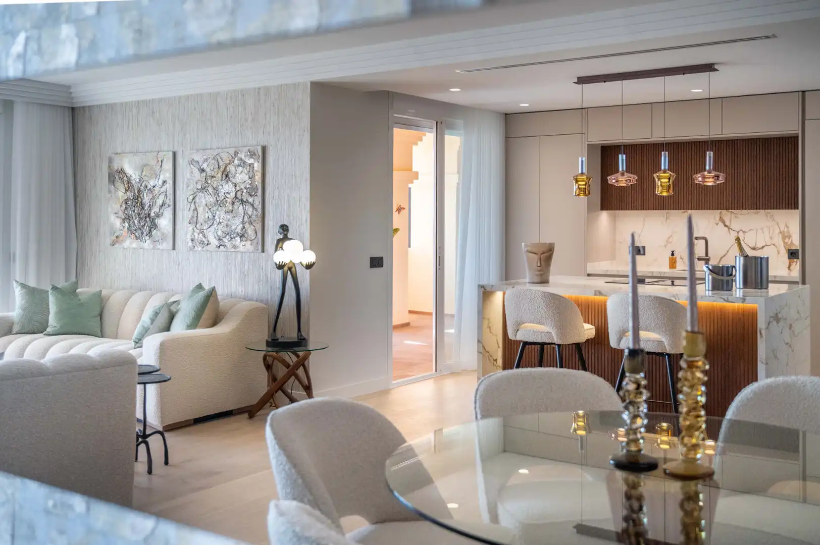 Sala d'estar de Apartament en venda en Marbella amb Aire condicionat, Terrassa i Piscina