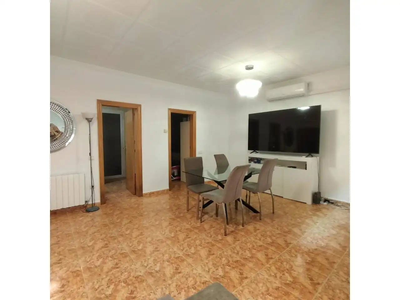 Wohnung zum Verkauf in Sabadell mit Klimaanlage, Heizung und Terrasse