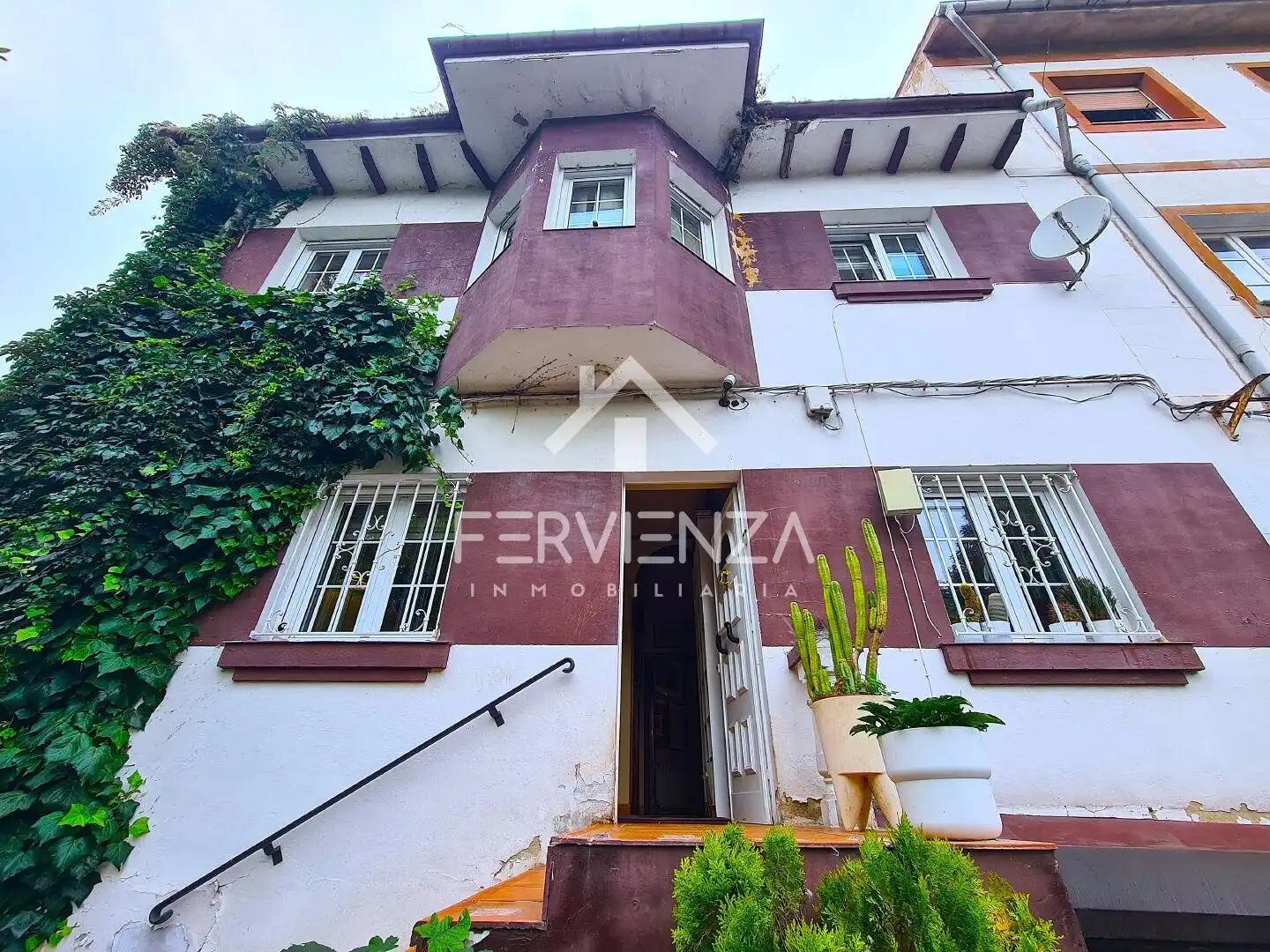 Vista exterior de Casa o chalet en venta en Oviedo 