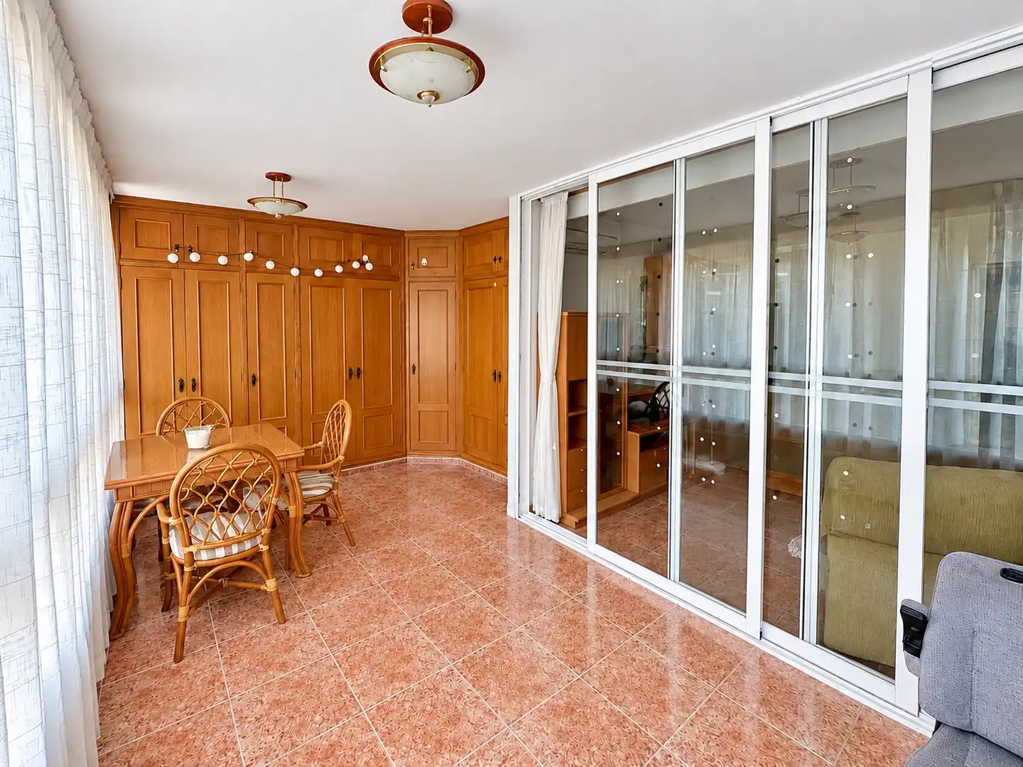 Menjador de Apartament en venda en Benidorm amb Aire condicionat, Terrassa i Moblat
