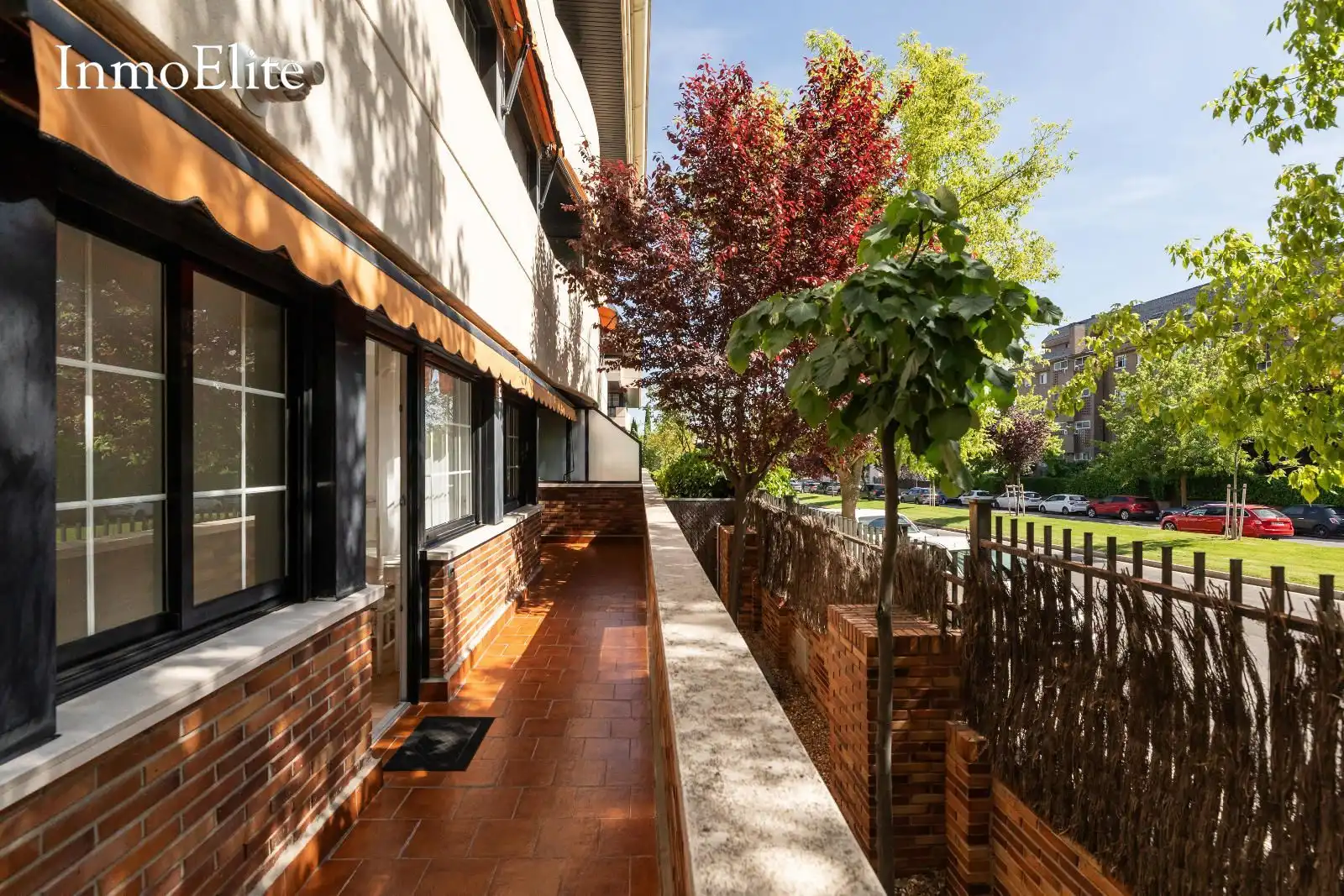 Vista exterior de Planta baixa en venda en Majadahonda amb Calefacció, Jardí privat i Terrassa