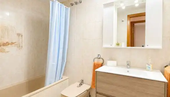 Badezimmer von Wohnungen zum Verkauf in Calonge i Sant Antoni mit Klimaanlage, Terrasse und Abstellraum