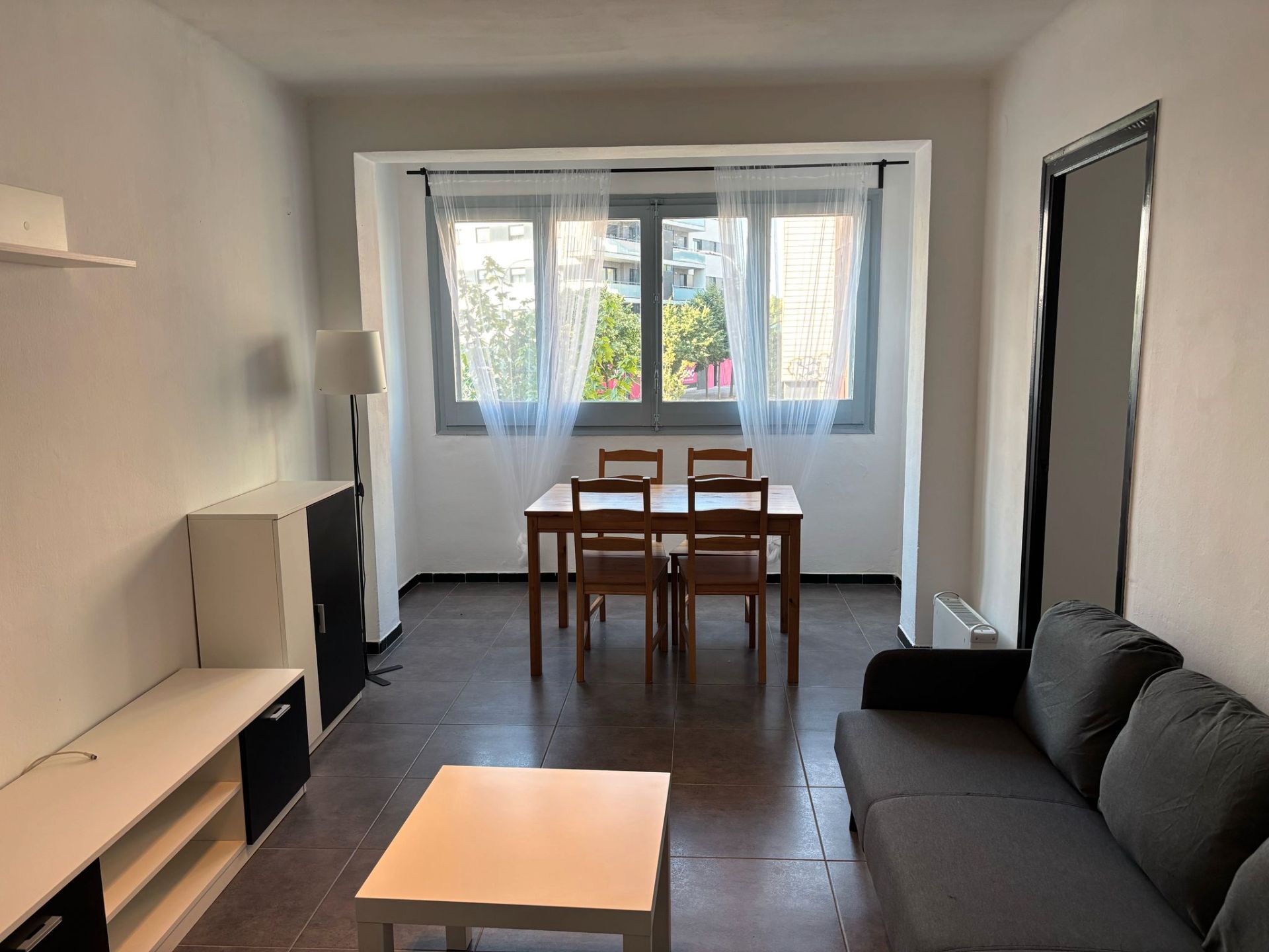 Living room of Flat to rent in Girona Capital  with Heating, Furnished and Oven