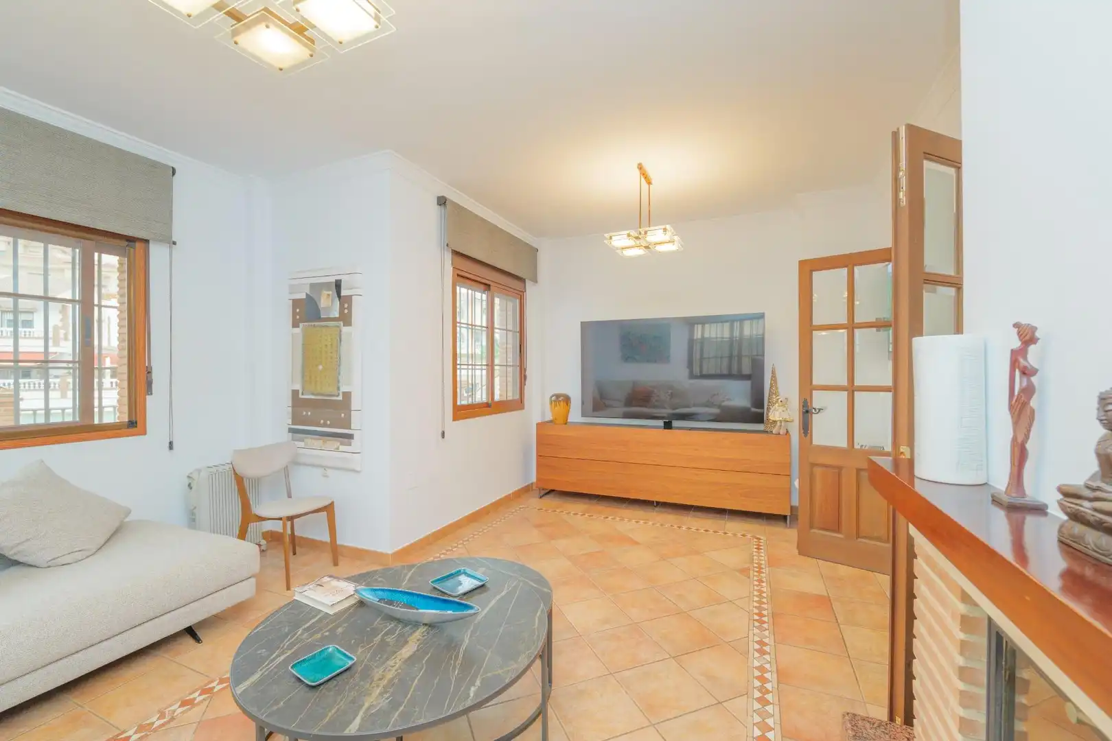 Living room of Houses for sale in Málaga  with Air Conditioner, Private garden and Swimming Pool