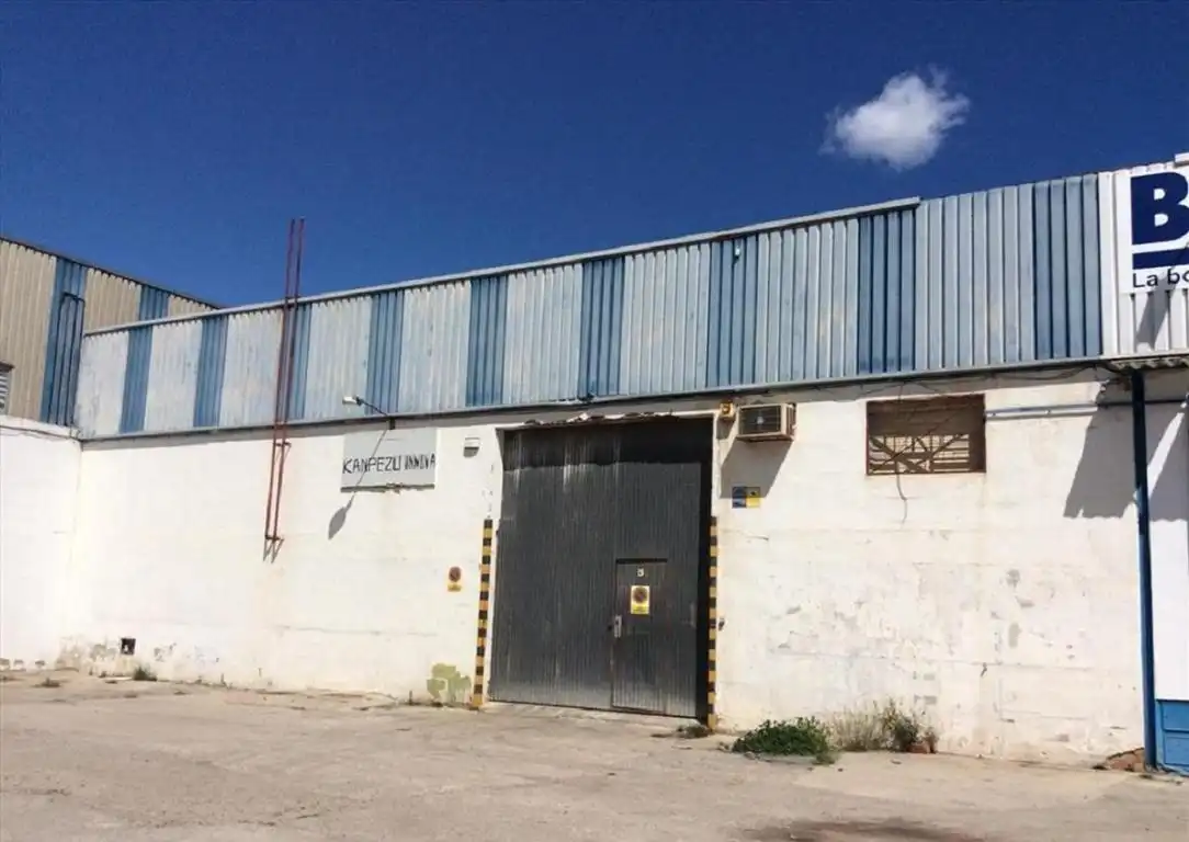 Industrial building for sale in Carrer de Mossèn Joan Orriols