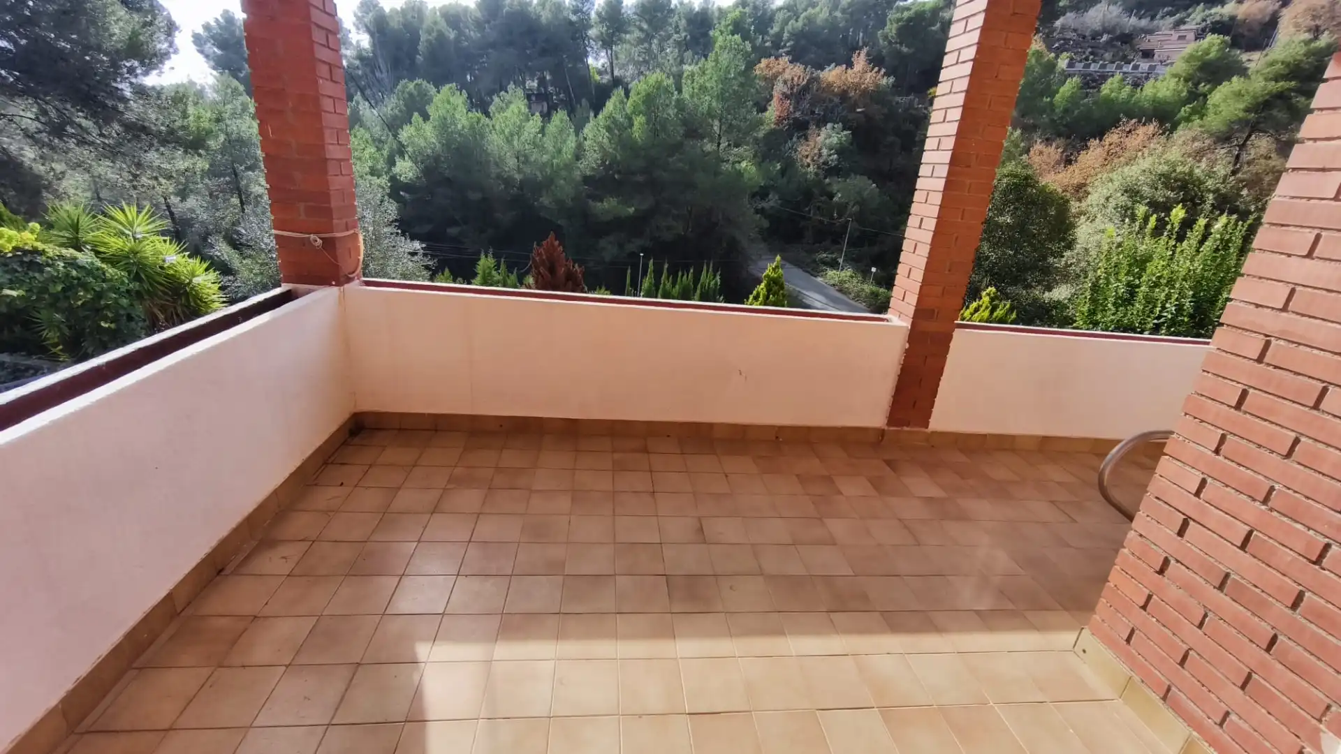 Terrassa de Casa o xalet en venda en Cervelló amb Jardí privat, Terrassa i Piscina