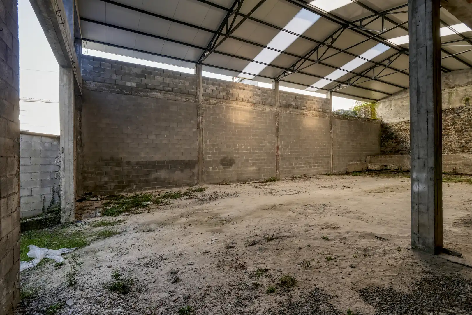 Industrial buildings for sale in Miño