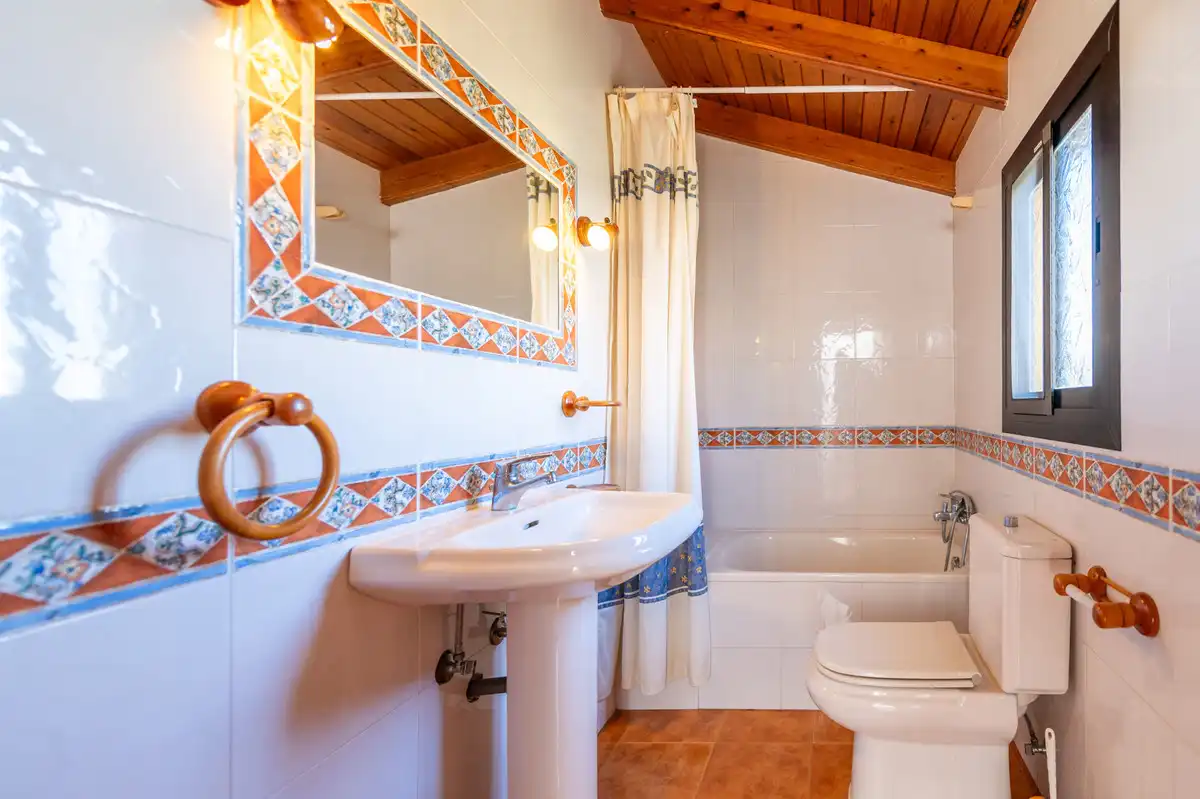 Baño de Casa adosada en venta en Marbella con Aire acondicionado y Terraza