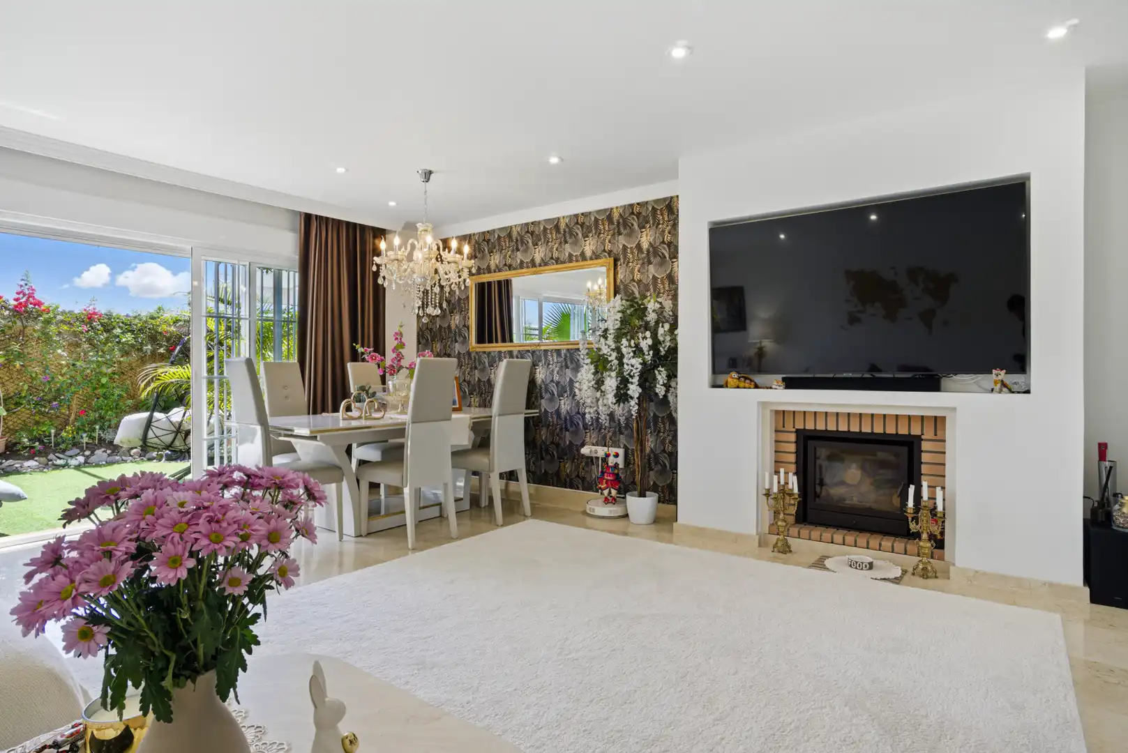 Detached homes for sale in Calahonda