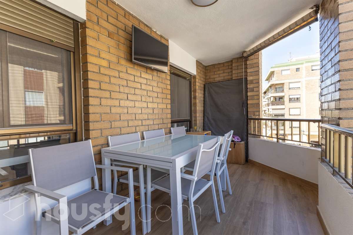 Terrace of Flat for sale in Guardamar del Segura  with Air Conditioner, Heating and Parquet flooring