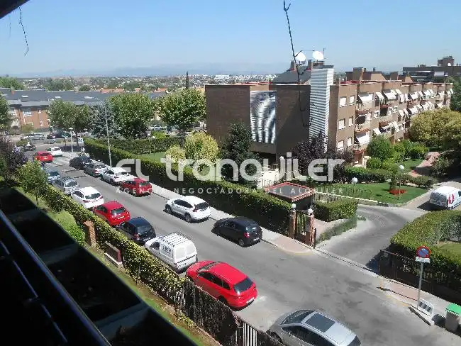 Vista exterior de Pis de lloguer en Pozuelo de Alarcón amb Aire condicionat, Parquet i Terrassa