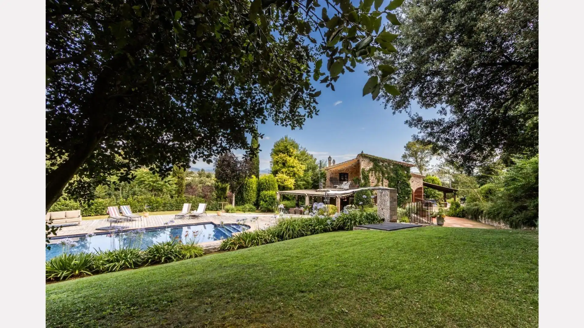 Jardín de Finca rústica en venta en Esponellà con Aire acondicionado, Calefacción y Jardín privado
