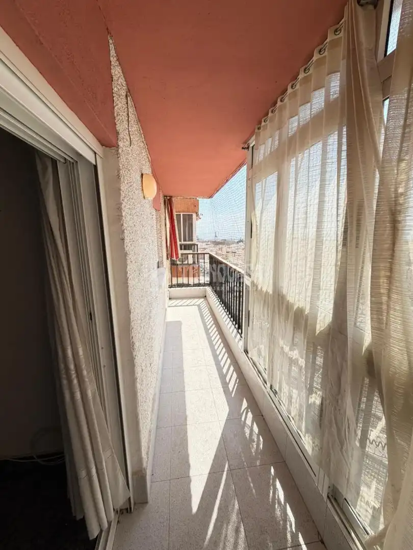 Terraza de Piso en venta en Alicante / Alacant con Balcón