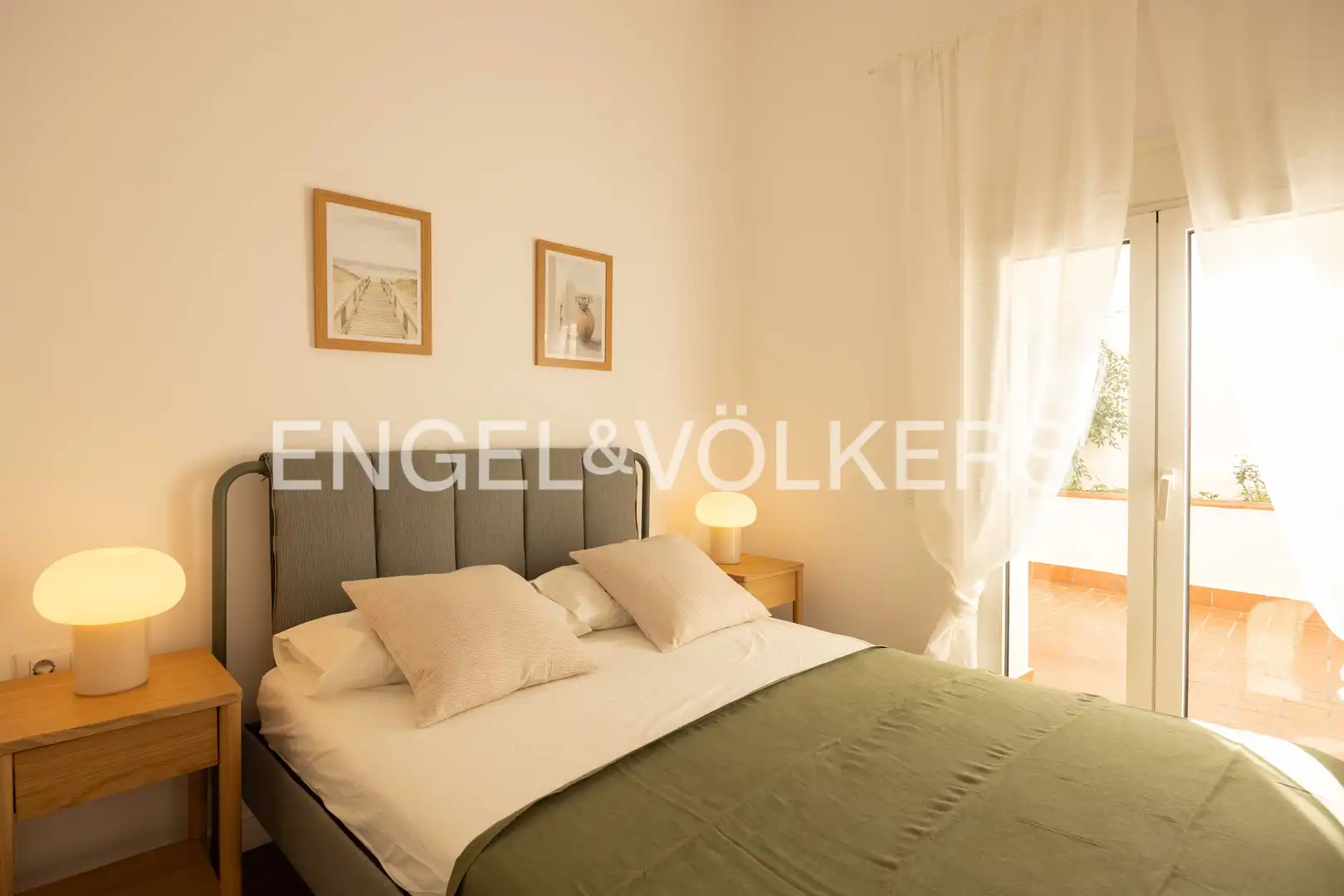 Schlafzimmer von Erdgeschoss zum Verkauf in Barcelona mit Klimaanlage, Heizung und Parkett