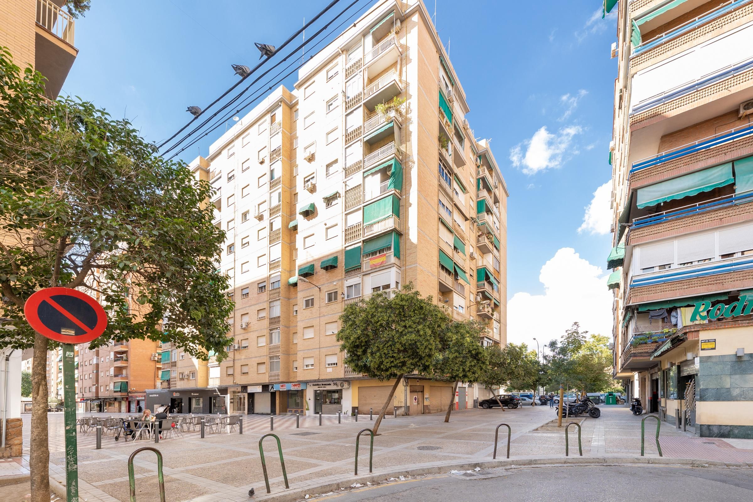 Exterior view of Apartment for sale in  Granada Capital