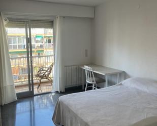 Bedroom of Apartment to share in  Valencia Capital  with Air Conditioner, Furnished and Oven