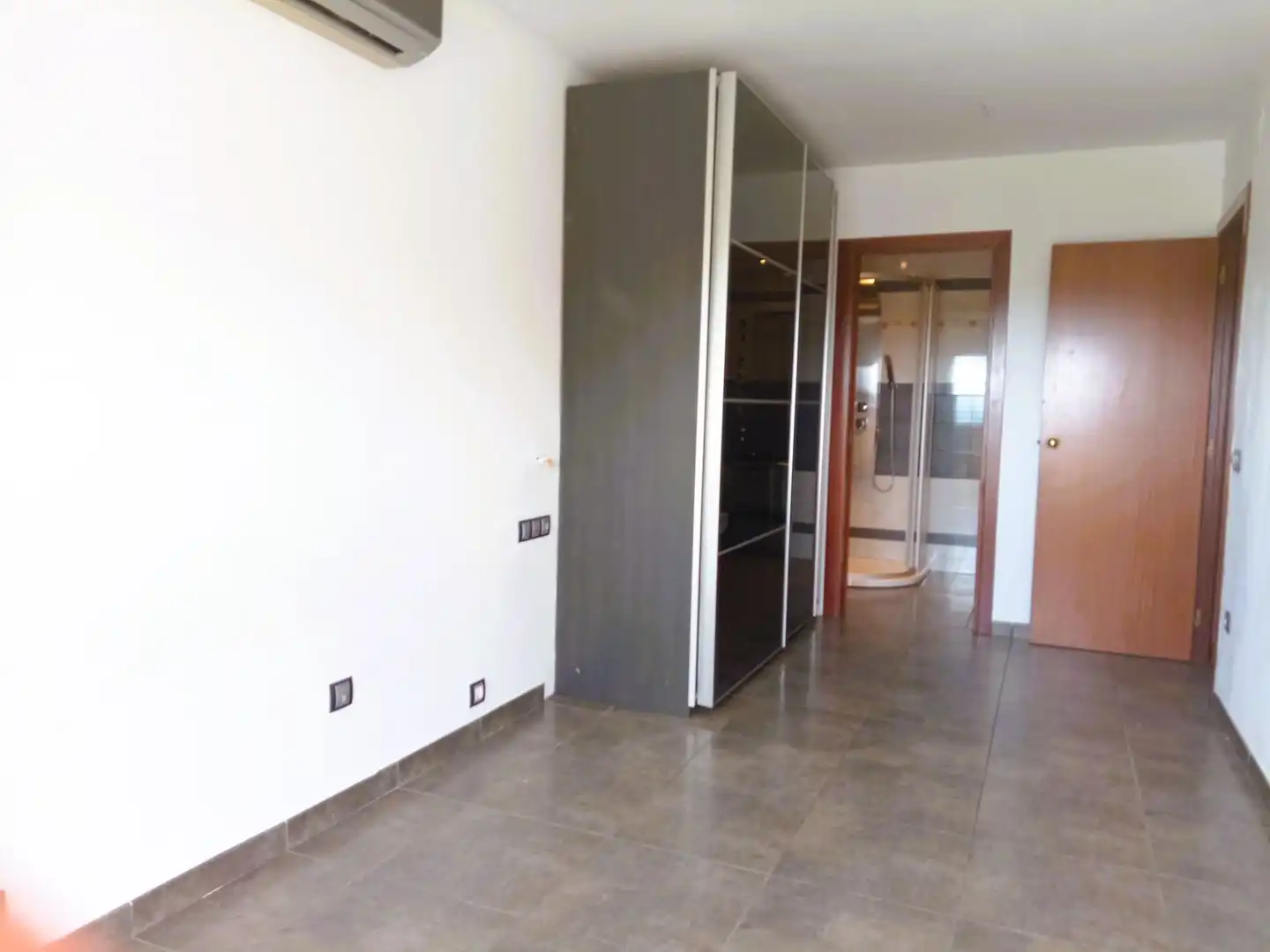 Cuina de Pis en venda en Figueres amb Aire condicionat, Calefacció i Terrassa
