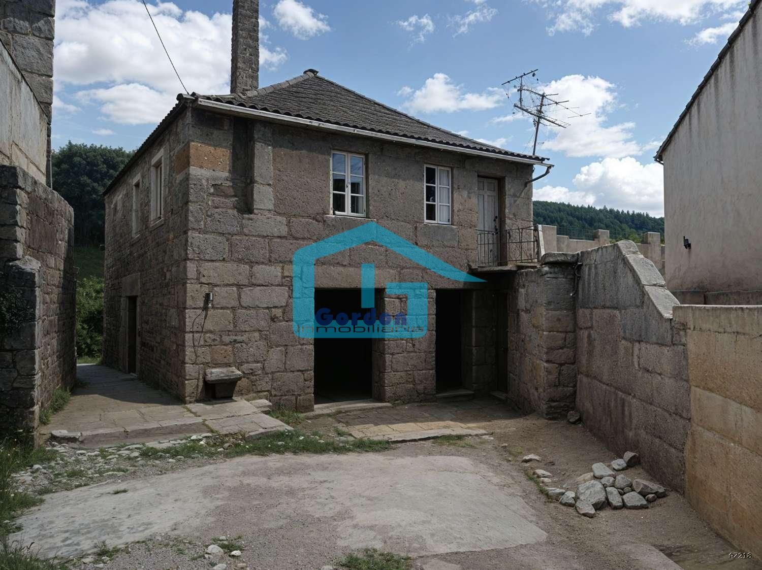 Vista exterior de Finca rústica en venda en Cotobade amb Terrassa i Traster