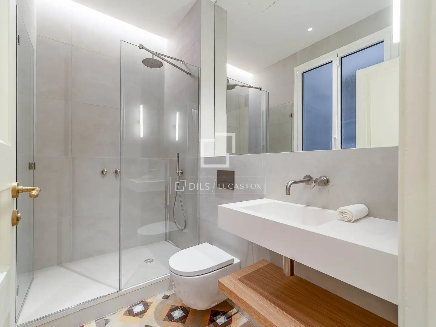 Baño de Piso en venta en Barcelona con Aire acondicionado