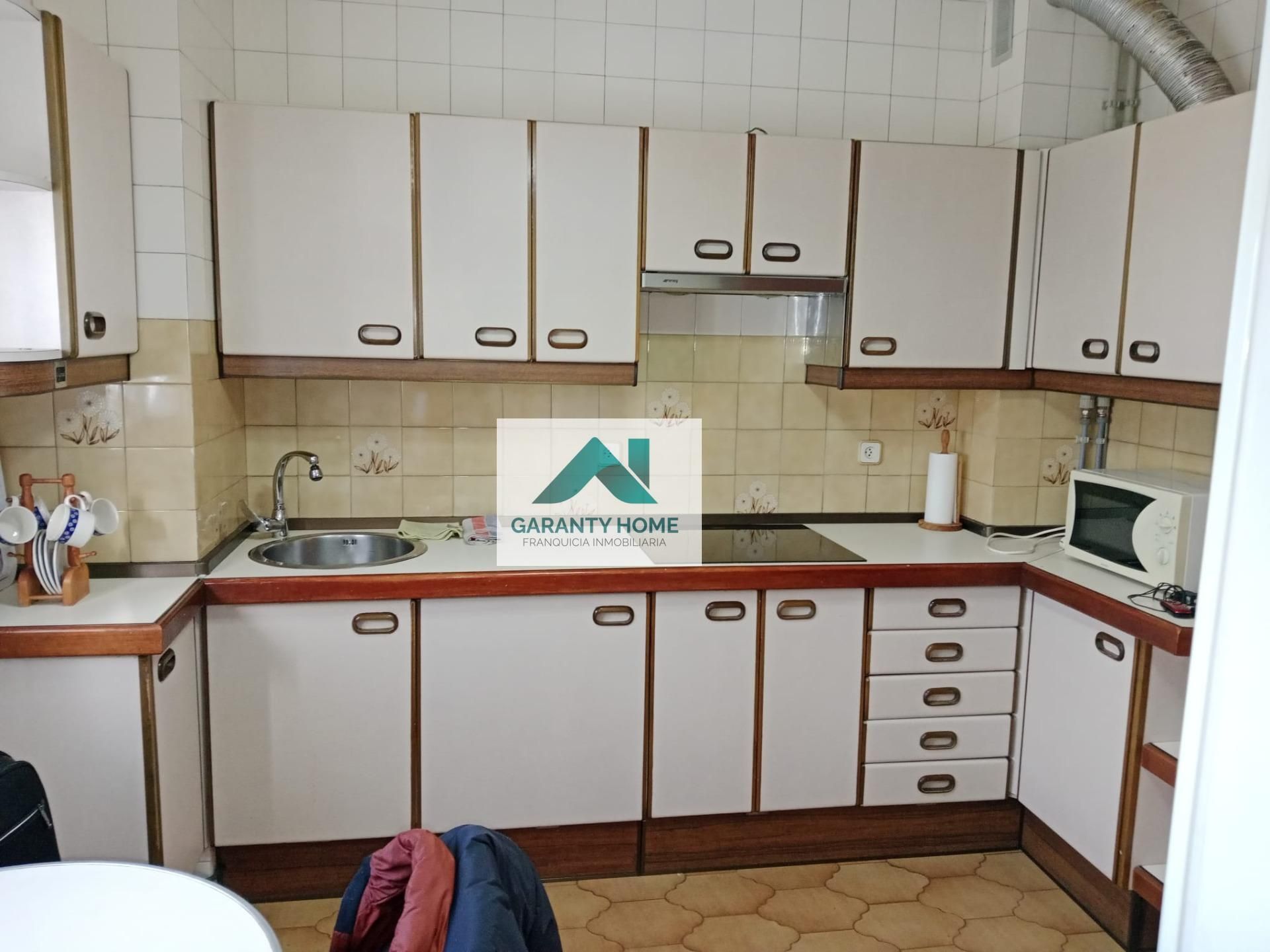 Cocina de Piso de alquiler en A Coruña Capital  con Calefacción