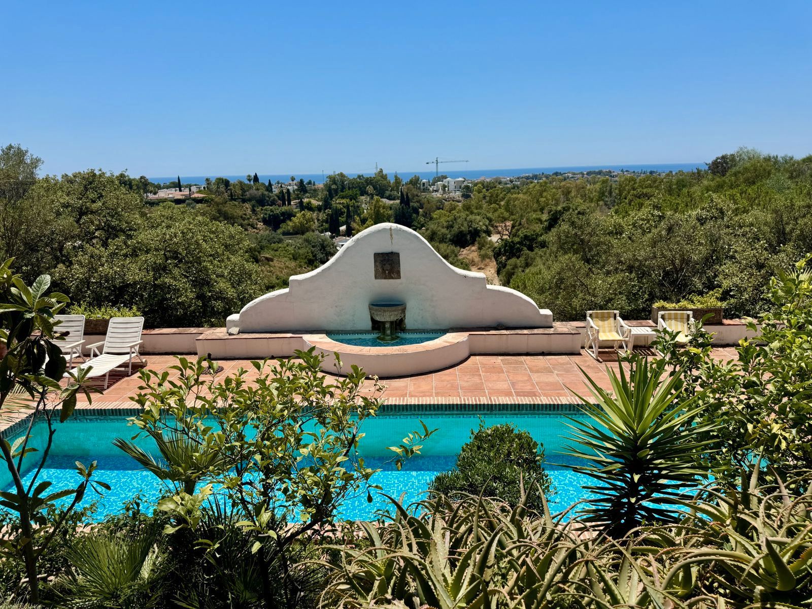 Exterior view of House or chalet for sale in Benahavís  with Air Conditioner, Terrace and Swimming Pool