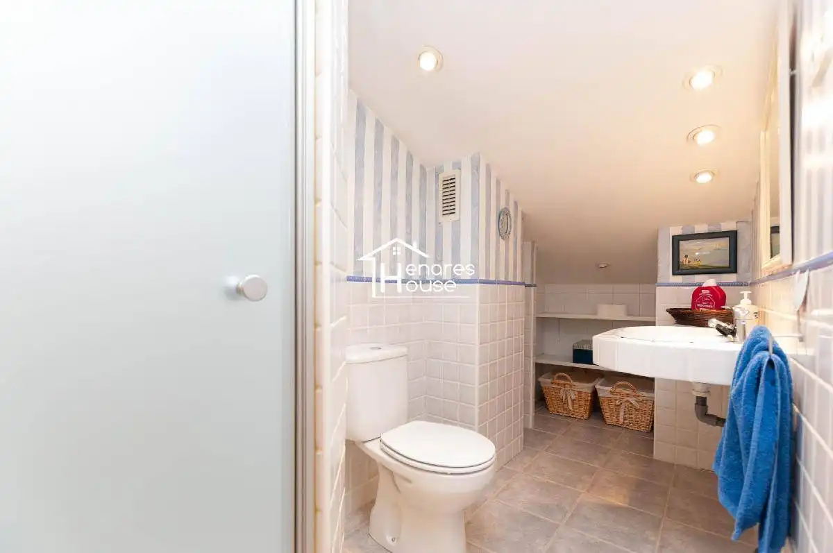 Baño de Dúplex en venta en Alcalá de Henares con Aire acondicionado, Calefacción y Parquet